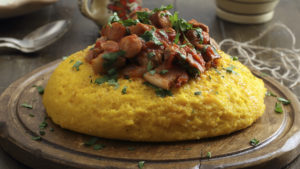 Linguiça com Polenta